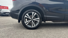 Nissan Qashqai 1.2 DiG-T N-Connecta 5dr Petrol Hatchback